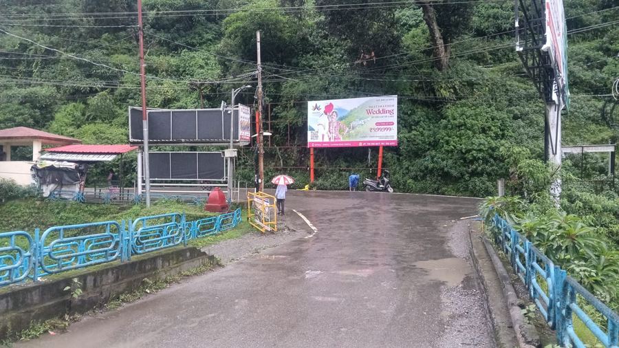 Unipole advertising hoarding installed by Lucky Advertising on the Bhimtal-Nainital road, Uttarakhand